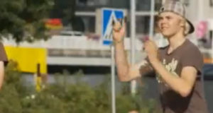 Le record du lancer de téléphone battu [insolite]