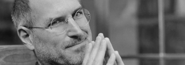 Apple rend hommage à Steve Jobs pour le 1er anniversaire de sa mort