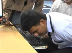 Un indien bat le record du monde de frappe au clavier avec le nez!
