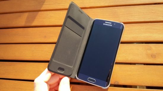 Samsung Flip Wallet :  l'étui officiel du Galaxy S6 Edge [Test]