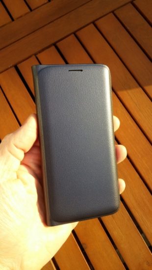 Samsung Flip Wallet :  l'étui officiel du Galaxy S6 Edge [Test]