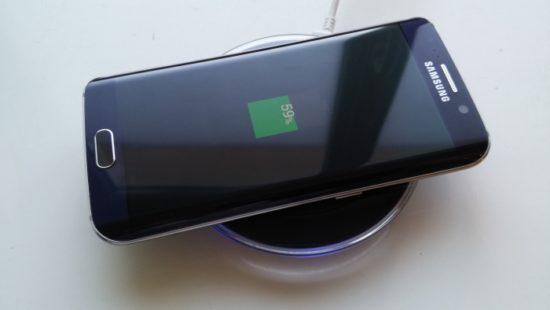 Le chargeur à induction Samsung : un accessoire premium pour le Galaxy S6 Edge [Test]