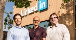 Microsoft met la main sur le réseau social LinkedIn contre 26 milliards de dollars