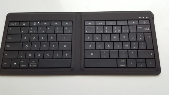 Microsoft Universal Foldable Keyboard : un clavier pliable et multi-OS [Test]