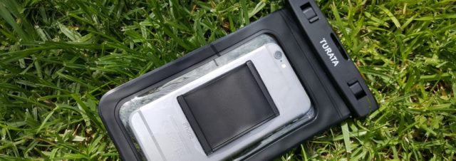 Waterproof case : une solution efficace pour emporter son smartphone partout ? [Test]