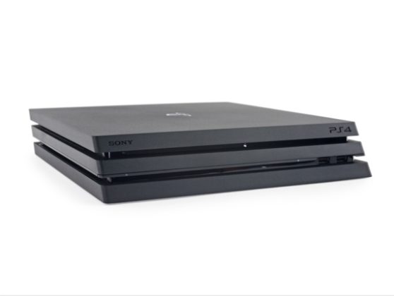 La PS4 Pro entièrement démontée, par iFixit mais aussi par Sony