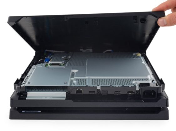 La PS4 Pro entièrement démontée, par iFixit mais aussi par Sony