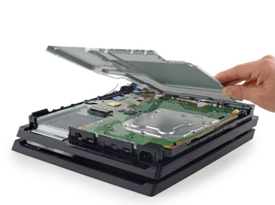 La PS4 Pro entièrement démontée, par iFixit mais aussi par Sony