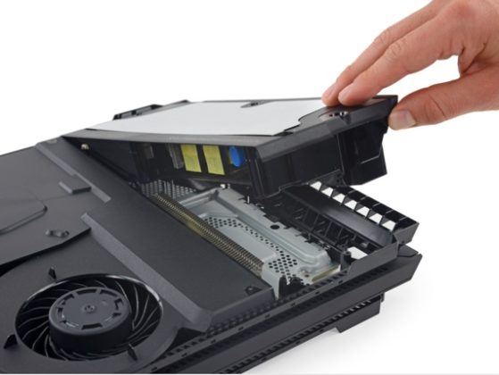 La PS4 Pro entièrement démontée, par iFixit mais aussi par Sony