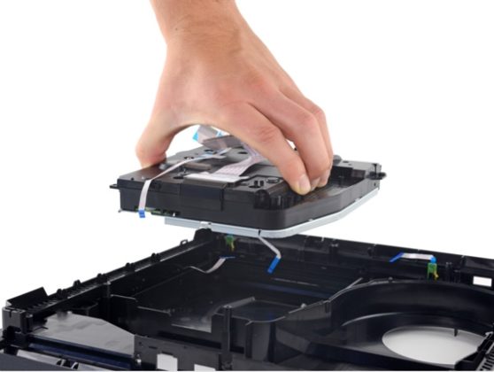 La PS4 Pro entièrement démontée, par iFixit mais aussi par Sony