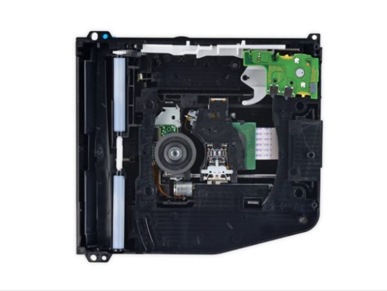 La PS4 Pro entièrement démontée, par iFixit mais aussi par Sony