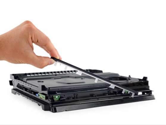 La PS4 Pro entièrement démontée, par iFixit mais aussi par Sony