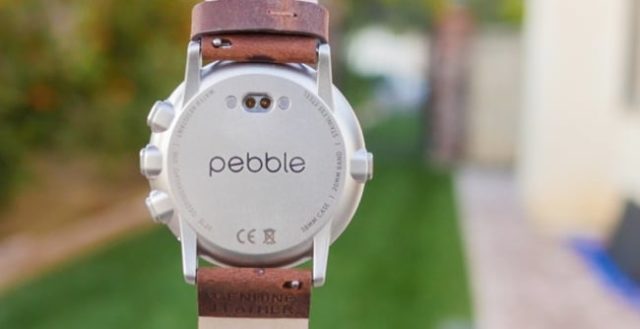 Fitbit confirme le rachat de Pebble