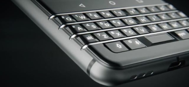 #MWC2017 - le BlackBerry Mercury devient le Blackerry KEYone