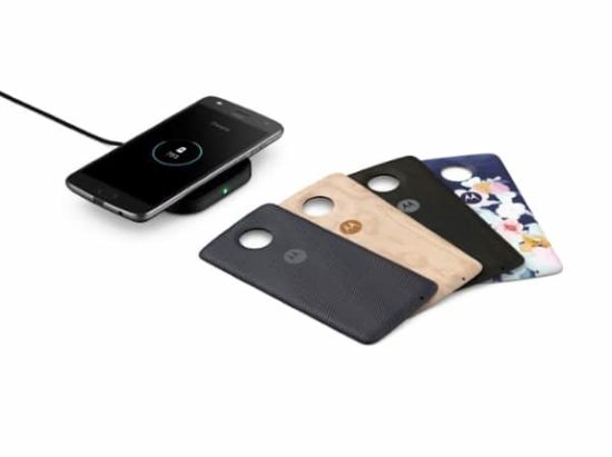 Avec son Moto Z2 Play, Motorola présente 4 nouveaux Moto Mods