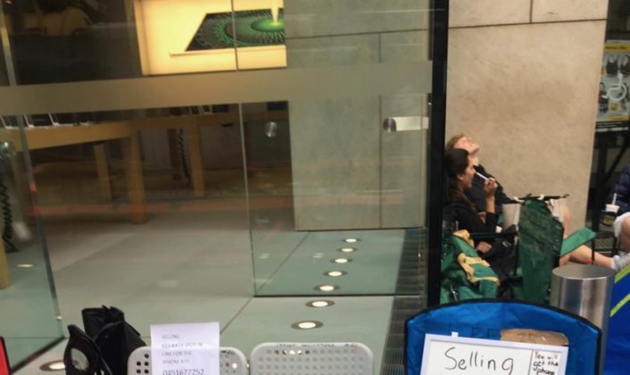 iPhone X : les fanboys sont prêts et attendent devant les Apple Store!