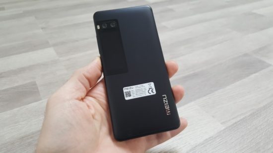 Meizu Pro 7 : un beau smartphone doté d'un écran secondaire [Test]