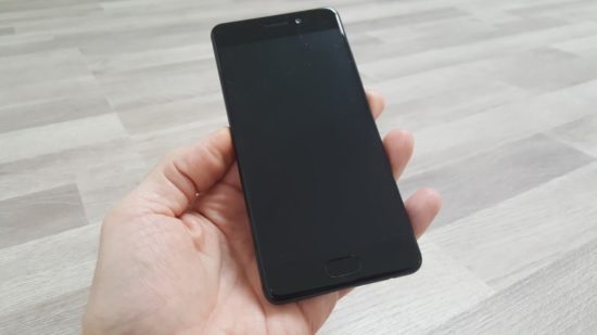 Meizu Pro 7 : un beau smartphone doté d'un écran secondaire [Test]