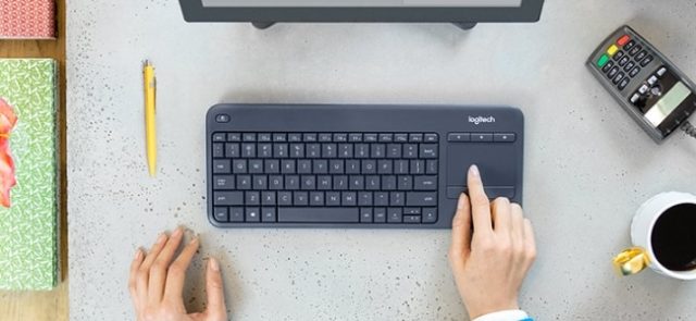 Logitech K400 Plus : un clavier sans fil équipé d'un pavé tactile [Test]