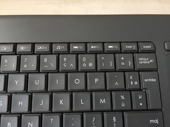 Logitech K400 Plus : un clavier sans fil équipé d'un pavé tactile [Test]