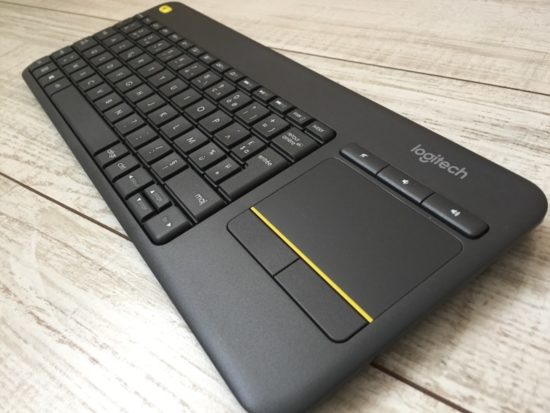 Logitech K400 Plus : un clavier sans fil équipé d'un pavé tactile [Test]