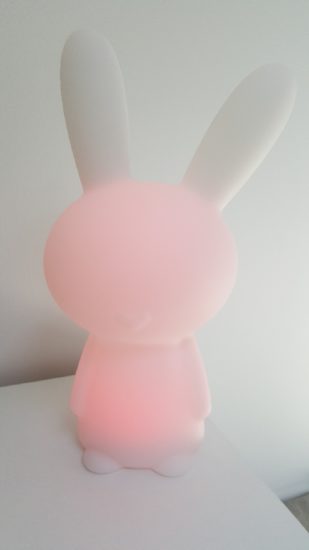 Lapin Lumin'us : une enceinte sans fil lumineuse pour égayer vos journées et vos soirées [Test]