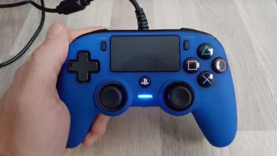 Nacon Wired Compact Controller : une manette pour PS4