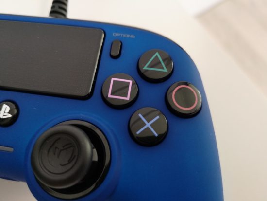 Nacon Wired Compact Controller : une manette pour PS4