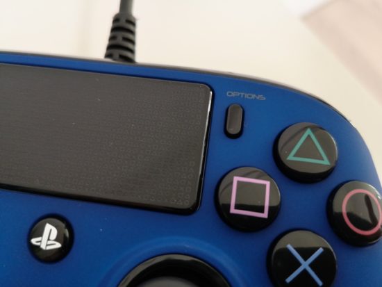 Nacon Wired Compact Controller : une manette pour PS4