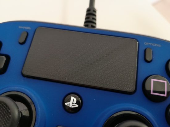 Nacon Wired Compact Controller : une manette pour PS4