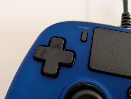 Nacon Wired Compact Controller : une manette pour PS4