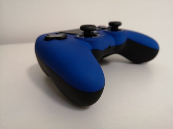 Nacon Wired Compact Controller : une manette pour PS4