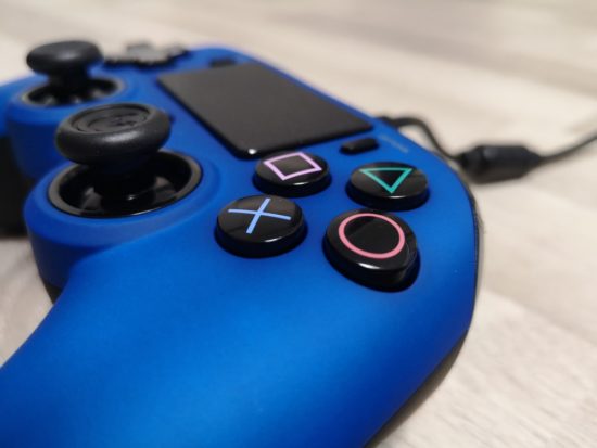 Nacon Wired Compact Controller : une manette pour PS4