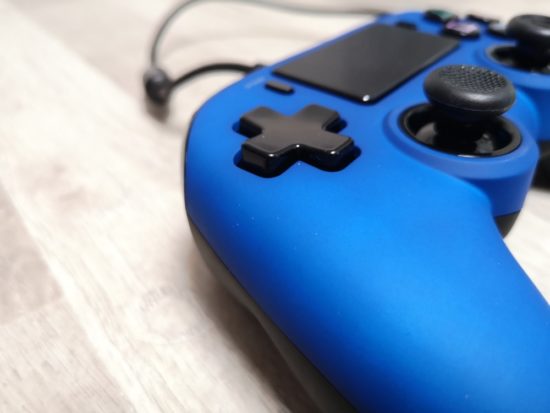 Nacon Wired Compact Controller : une manette pour PS4