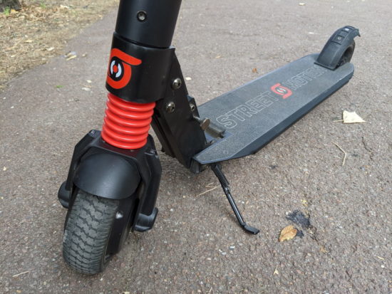 Revoe Tech II : une bonne trottinette pour les petits trajets du quotidien [Test]