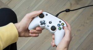 Nacon : la manette Pro Compact disponible dès aujourd'hui